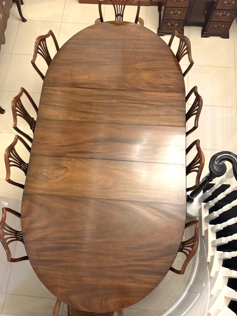 Quality Antique Mahogany Extending 10 Seater Dining Table